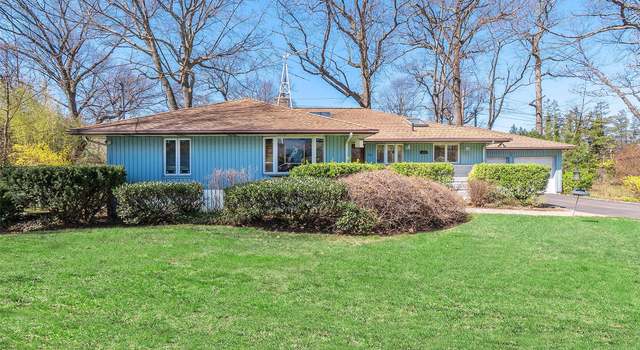 Photo of 20 The Hemlocks, Roslyn, NY 11576