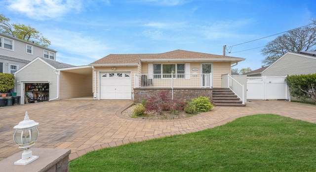 Photo of 2795 Oswego St, Bellmore, NY 11710