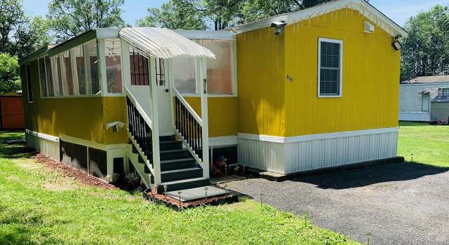 Photo of 916 Legend Dr, Walden, NY 12586