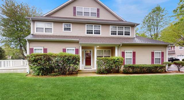 Photo of 25 Avery Ct, Nesconset, NY 11767