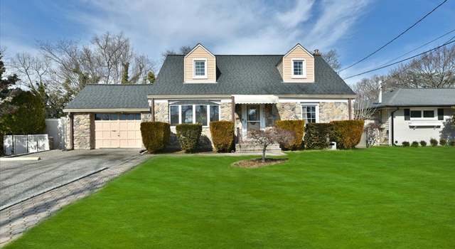 Photo of 2511 S Bismark Ave, North Bellmore, NY 11710