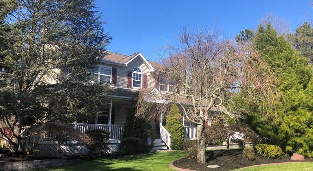 Photo of 7 Palace Ct, Manorville, NY 11949