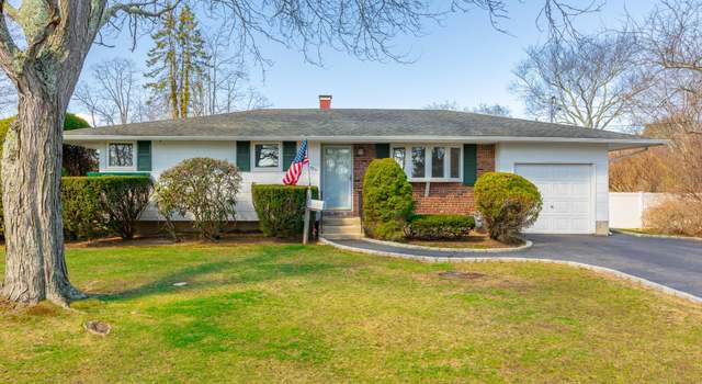 Photo of 486 Locust Ave, Oakdale, NY 11769