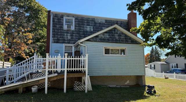 Photo of 186 Smith Rd, Lake Ronkonkoma, NY 11779