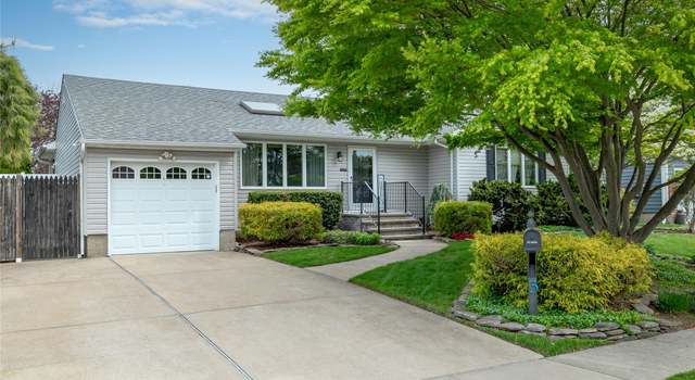 Photo of 3 3rd Ave, Farmingdale, NY 11735