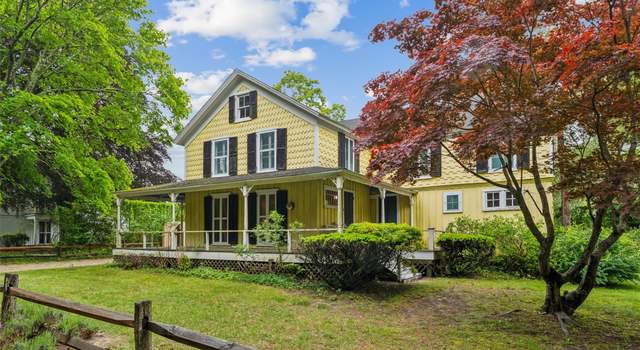 Photo of 33 Woodbridge Ln, Quiogue, NY 11978