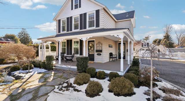 Photo of 74 Bay Ave, Bayport, NY 11705