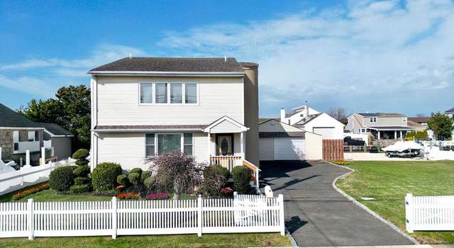 Photo of 300 East Dr, Copiague, NY 11726