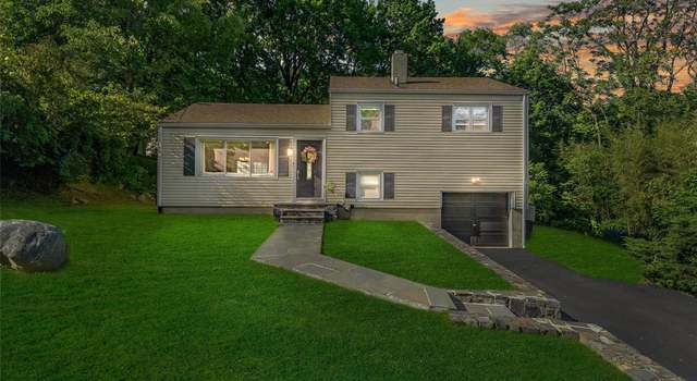Photo of 10 Ridge Rd, Cortlandt Manor, NY 10567