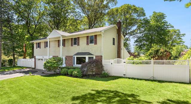 Photo of 4 Lt John Olsen Ln, Saint James, NY 11780