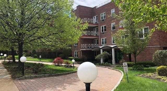 Photo of 20 Chapel Pl Unit 1MN, Great Neck, NY 11021