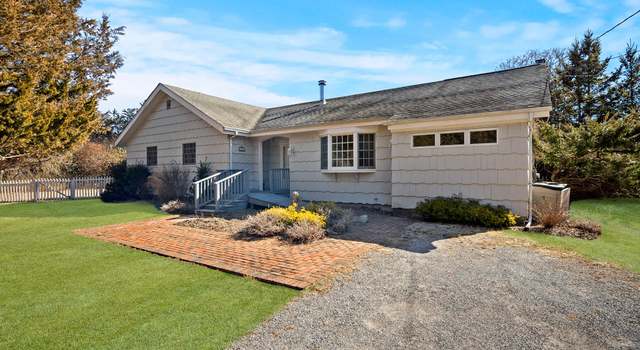 Photo of 256 Sebonac Rd, Southampton, NY 11968