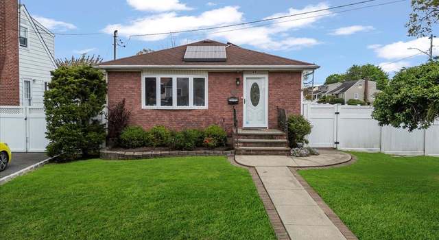 Photo of 64 Sunset Ave, Farmingdale, NY 11735
