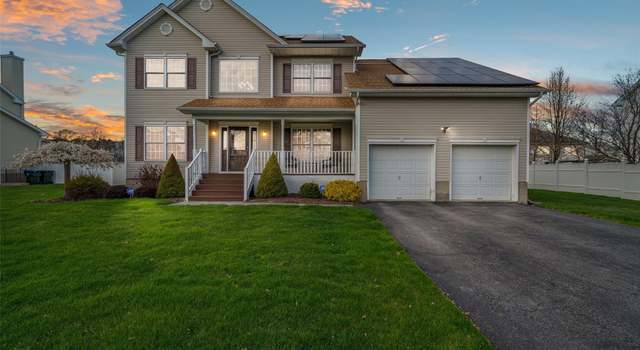 Photo of 2044 Independence Dr, New Windsor, NY 12553