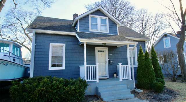 Photo of 42 E Walnut St, Islip, NY 11751