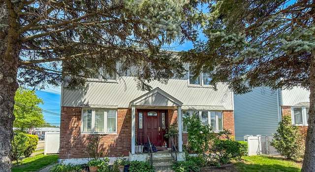 Photo of 1 Palmer Pl, Valley Stream, NY 11580
