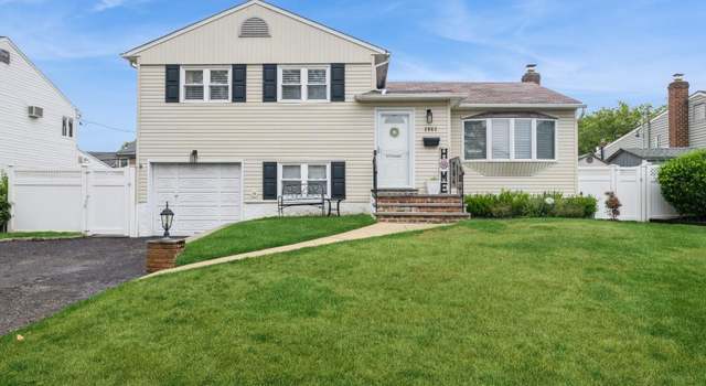 Photo of 3963 Daleview Ave, Seaford, NY 11783