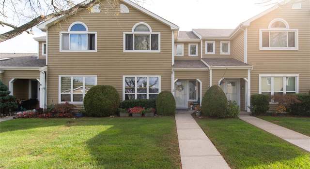 Photo of 39 Eric Dr #39, Middle Island, NY 11953
