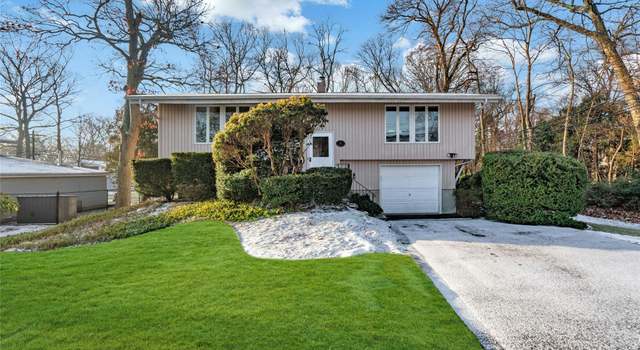 Photo of 10 Florida Ave, Commack, NY 11725