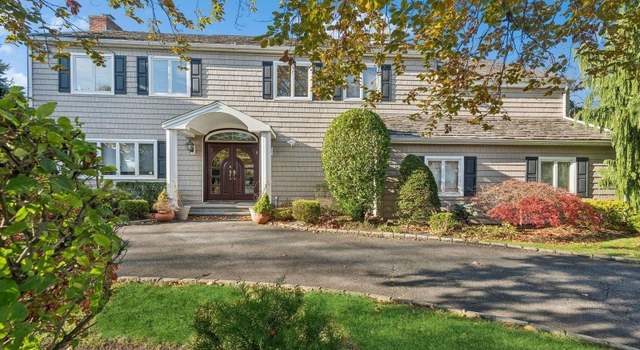 Photo of 1300 Harbor Rd, Hewlett Harbor, NY 11557