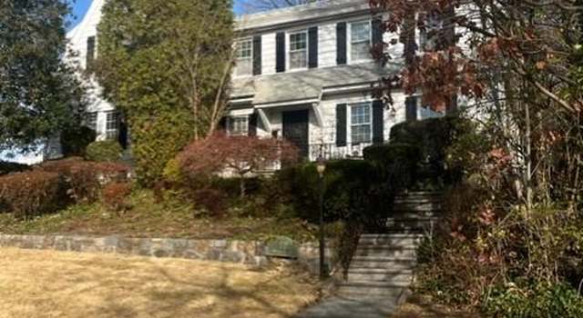 Photo of 52 Laurel Pl, New Rochelle, NY 10801