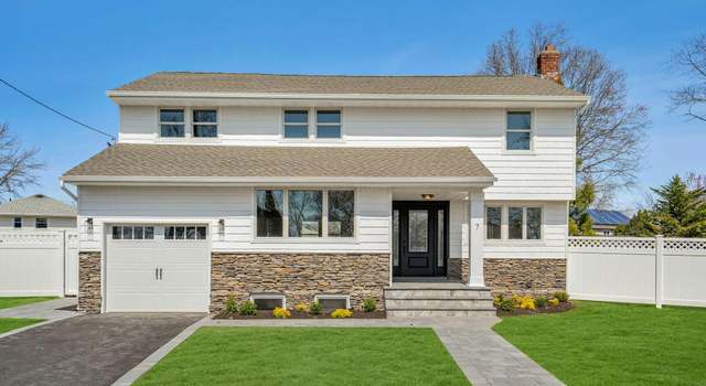 Photo of 7 Diellen Ct, Commack, NY 11725