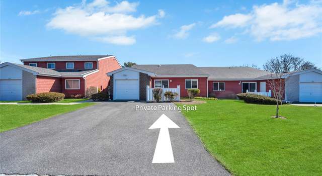 Photo of 203 Flair Ct E, Saint James, NY 11780