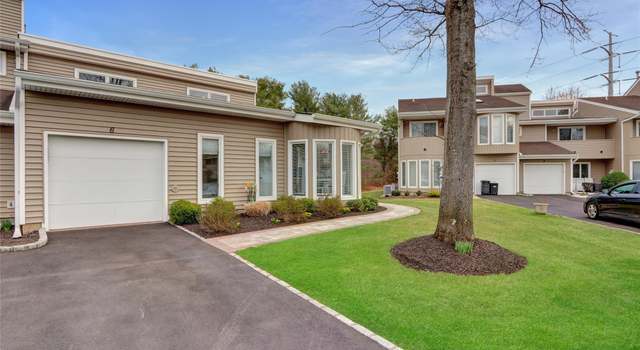 Photo of 6 Kristin Ln, Hauppauge, NY 11788
