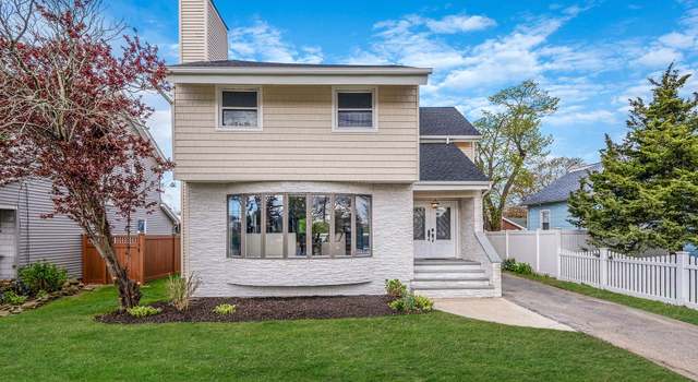 Photo of 219 S Bayview Ave, Amityville, NY 11701