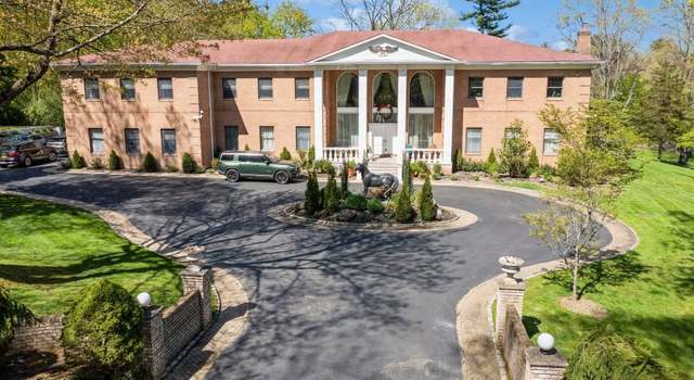 Photo of 12 Woodfield Ln, Old Brookville, NY 11545