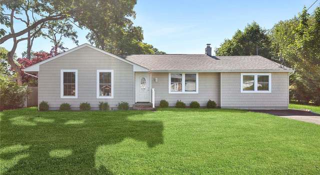 Photo of 6 Whiting Rd, East Quogue, NY 11942