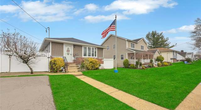 Photo of 2644 Maple Ave, North Bellmore, NY 11710