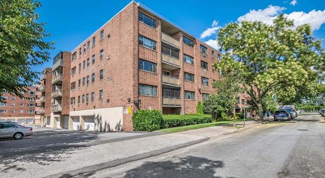 Photo of 100 Clinton Ave Unit 3D, Mineola, NY 11501