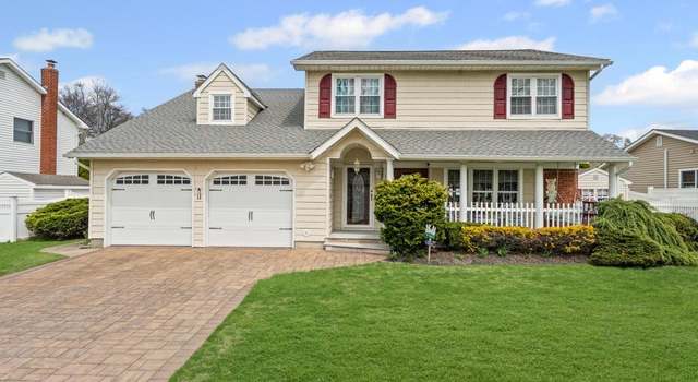 Photo of 1913 Jackson Ave, West Islip, NY 11795