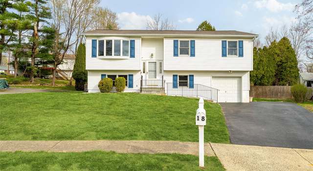 Photo of 18 Eakman Dr, Garnerville, NY 10923