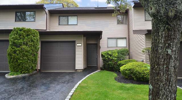 Photo of 63 Northgate Cir, Melville, NY 11747