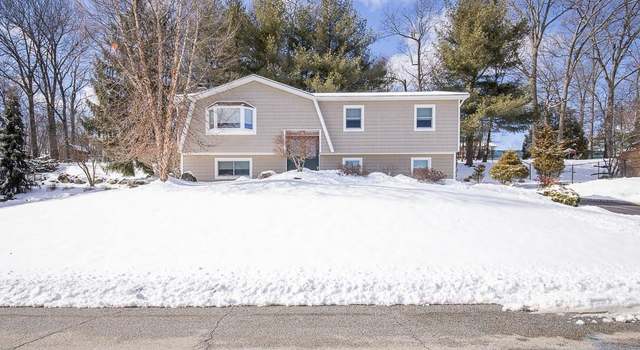 Photo of 13 Stonecrest Dr, Thiells, NY 10984