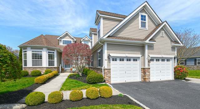 Photo of 64 Wake-robin Ln, Aquebogue, NY 11931