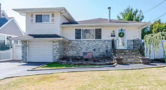 Photo of 242 Elizabeth Ave, Oceanside, NY 11572