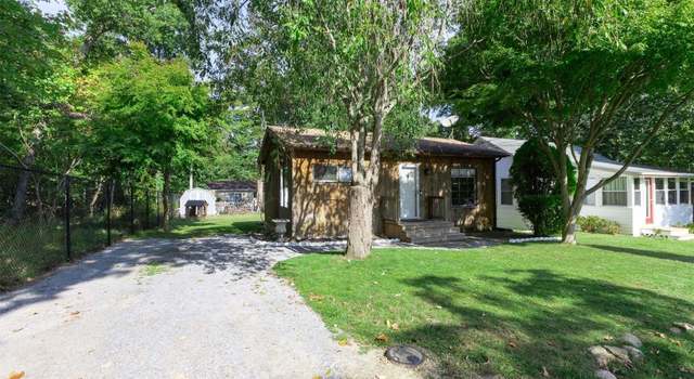 Photo of 2 3rd St, Wading River, NY 11792