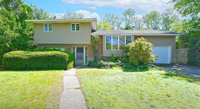 Photo of 1 Tamarack St, East Northport, NY 11731