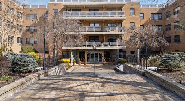 Photo of 25 Park Pl Unit 1K, Great Neck, NY 11021