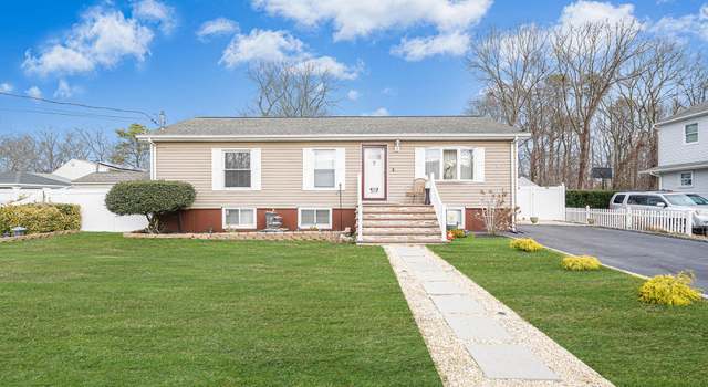 Photo of 7 Reeves Pl, Mastic, NY 11950