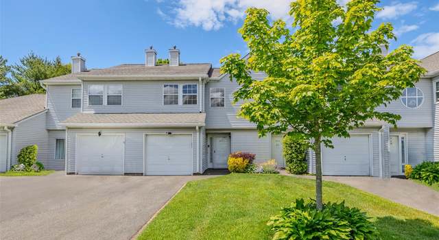 Photo of 903 Sara Cir, Port Jefferson Station, NY 11776