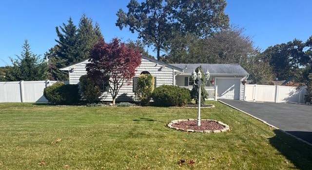 Photo of 63 Avenue D, Farmingville, NY 11738
