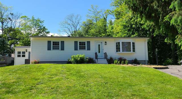 Photo of 30 Stephanie Ln, Poughkeepsie, NY 12603