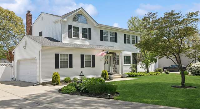 Photo of 283 Terry Rd, Sayville, NY 11782