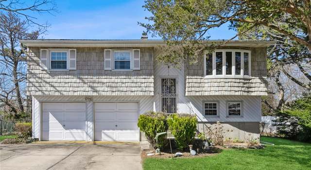 Photo of 6 Fulton St, Brentwood, NY 11717