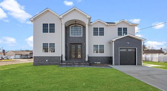Photo of 66 Berkshire Rd, Bethpage, NY 11714