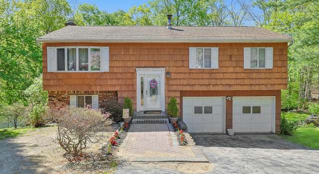 Photo of 9 Samson Dr, Pleasantville, NY 10570